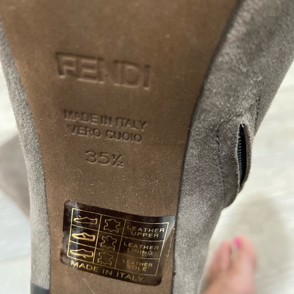 Fendi over the knee suede boots - Picture 4 of 6
